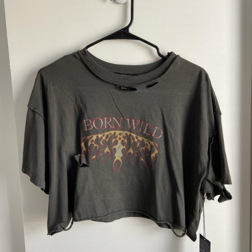 BORN WILD CROPPED TEE
